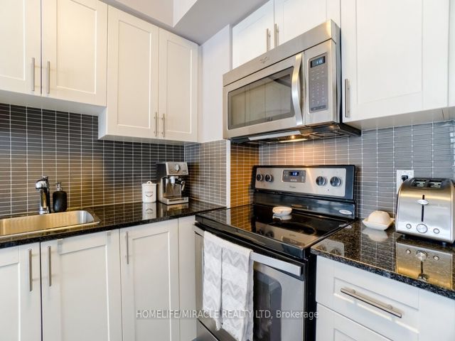 1324 - 2 Eva Rd