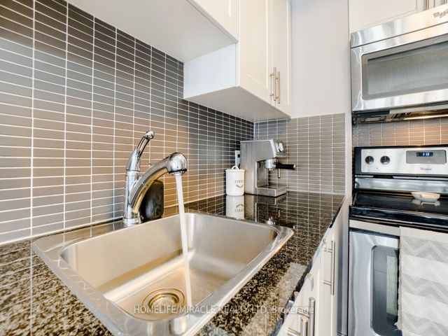 1324 - 2 Eva Rd