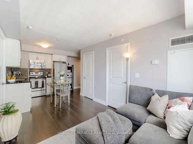 1324 - 2 Eva Rd