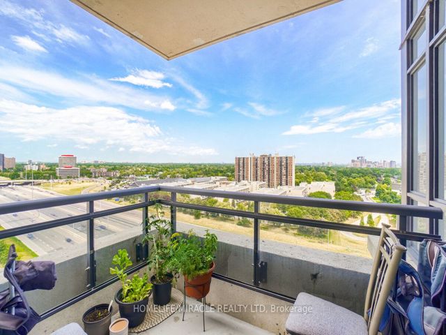 1324 - 2 Eva Rd