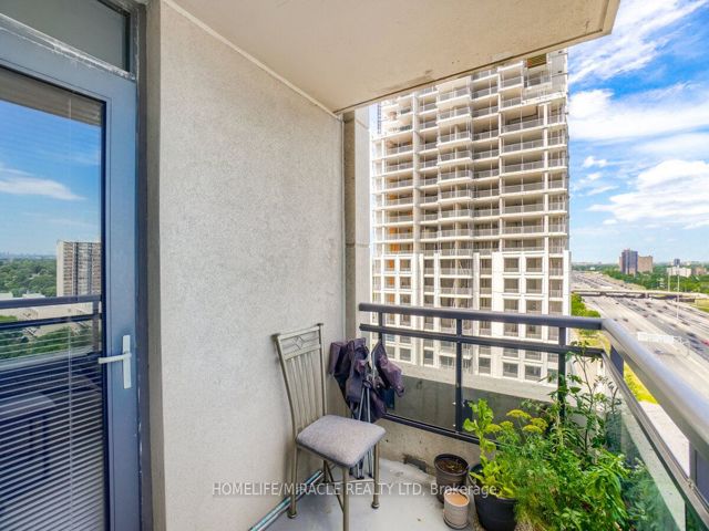 1324 - 2 Eva Rd