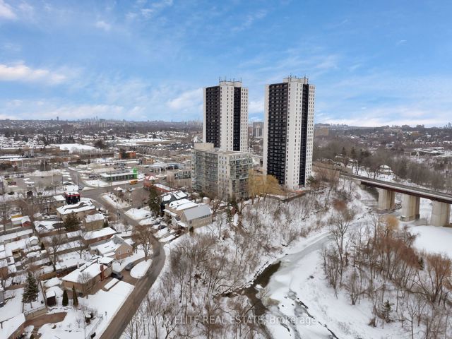 101 - 2464 Weston Rd