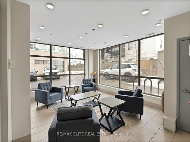 101 - 2464 Weston Rd