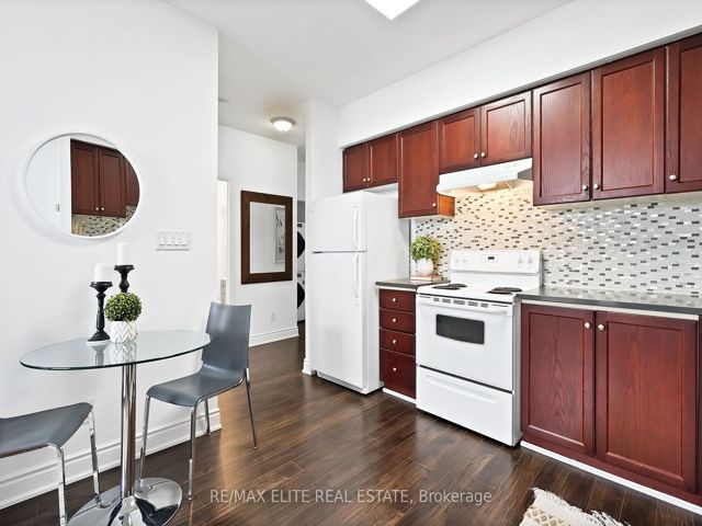 101 - 2464 Weston Rd