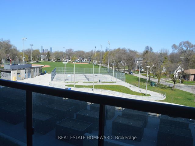 307 - 7 Smith Cres