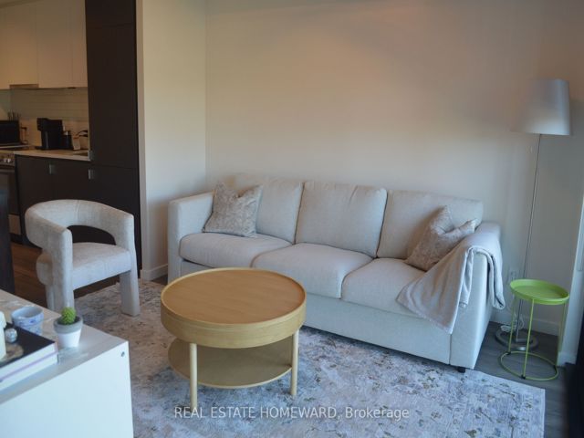 307 - 7 Smith Cres