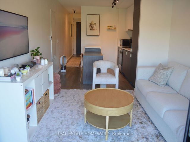 307 - 7 Smith Cres