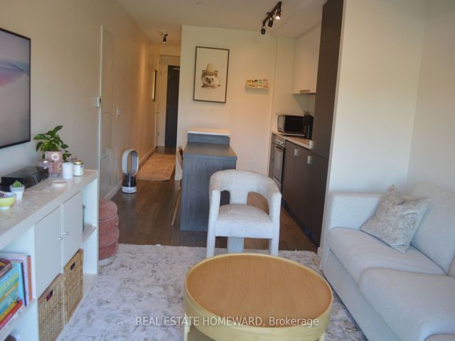 307 - 7 Smith Cres