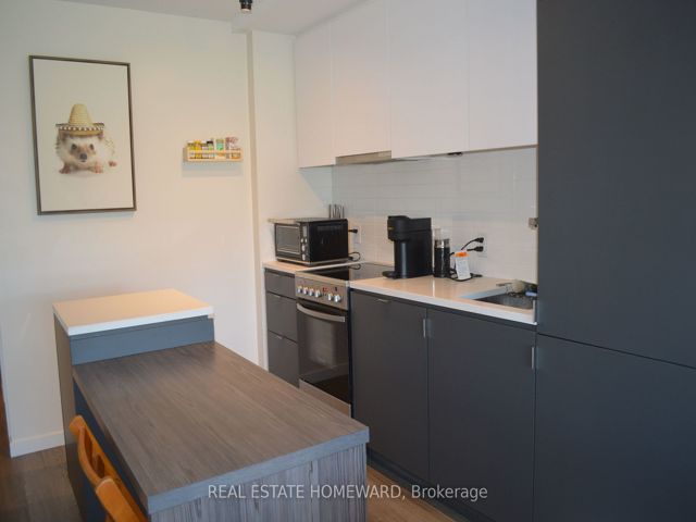 307 - 7 Smith Cres