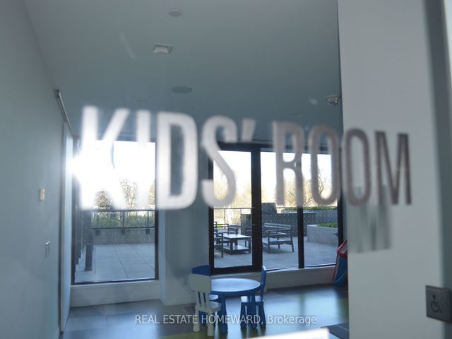 307 - 7 Smith Cres