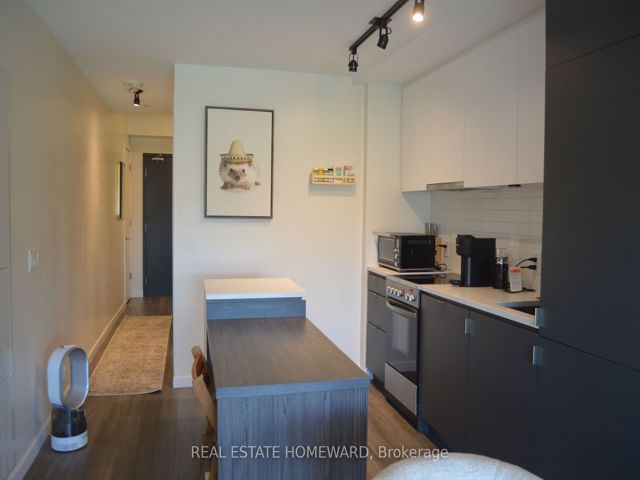 307 - 7 Smith Cres
