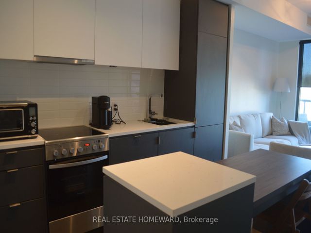 307 - 7 Smith Cres