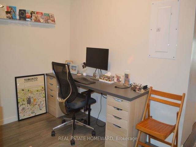 307 - 7 Smith Cres