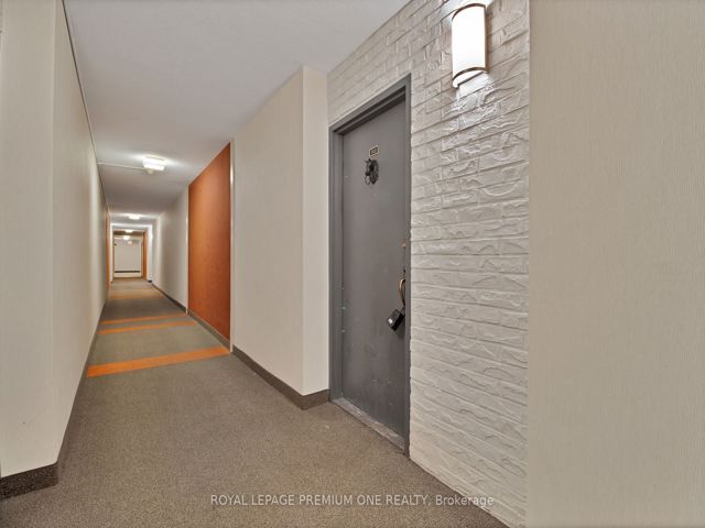 502 - 2645 Jane St