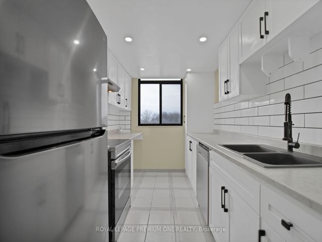 502 - 2645 Jane St