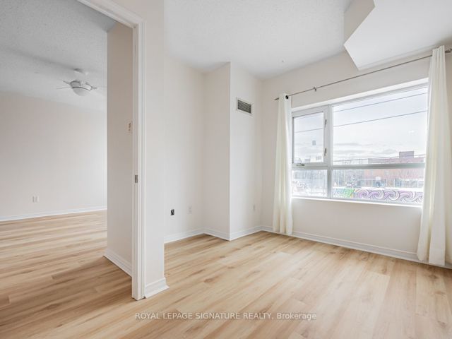 316 - 2495 Dundas St W