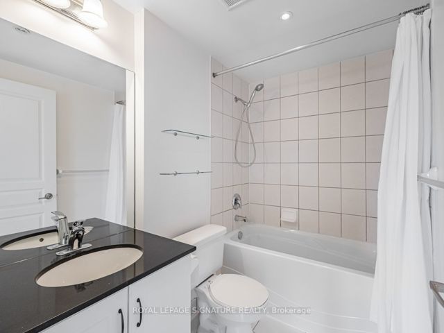 316 - 2495 Dundas St W