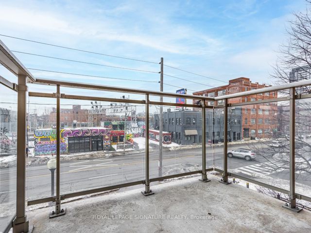 316 - 2495 Dundas St W