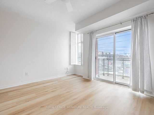 316 - 2495 Dundas St W