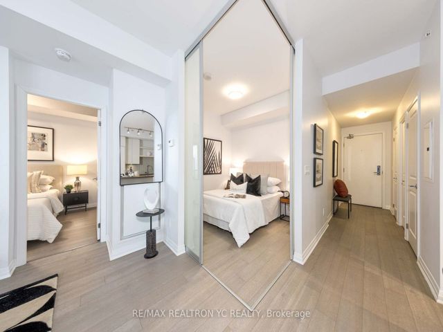 1005 - 59 Annie Craig Dr