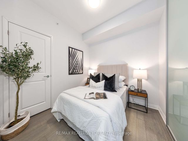 1005 - 59 Annie Craig Dr