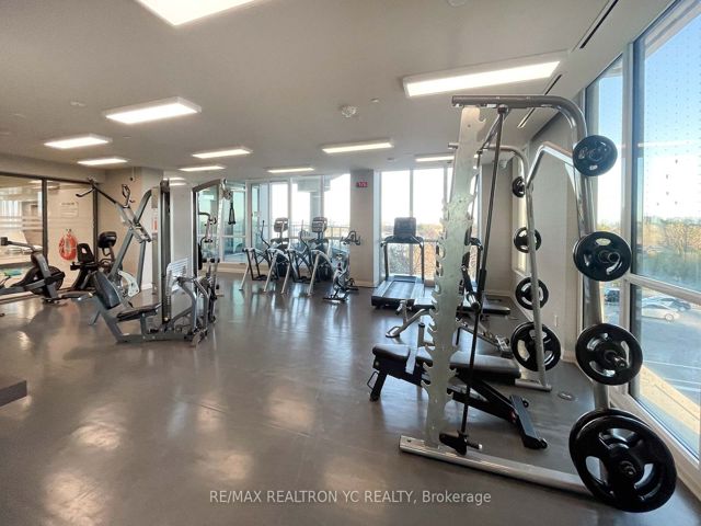 1005 - 59 Annie Craig Dr