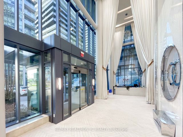 1005 - 59 Annie Craig Dr