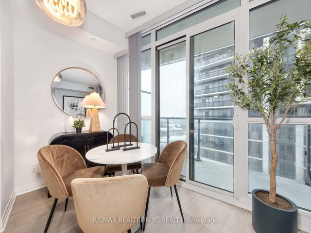 1005 - 59 Annie Craig Dr