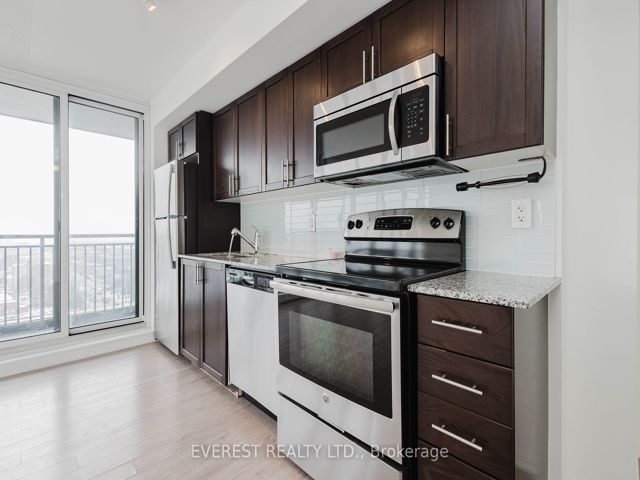 1707 - 830 Lawrence Ave W