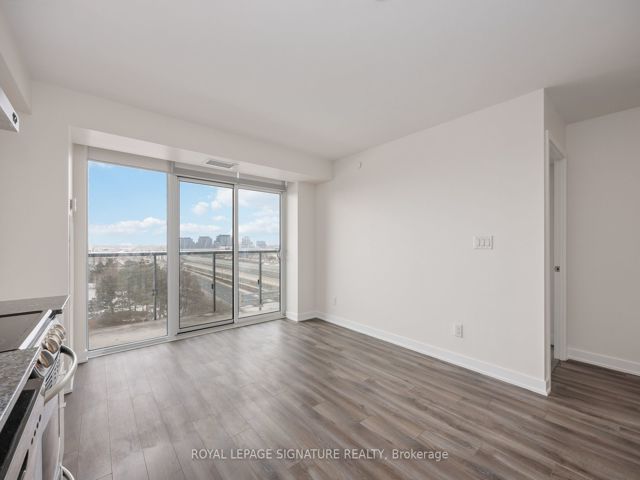 906 - 160 Flemington Rd