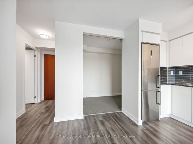 906 - 160 Flemington Rd