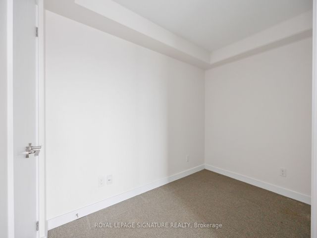 906 - 160 Flemington Rd