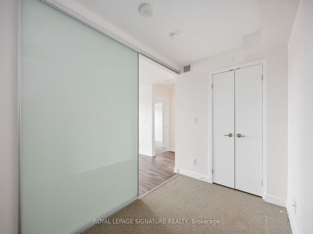 906 - 160 Flemington Rd