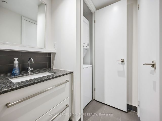 906 - 160 Flemington Rd