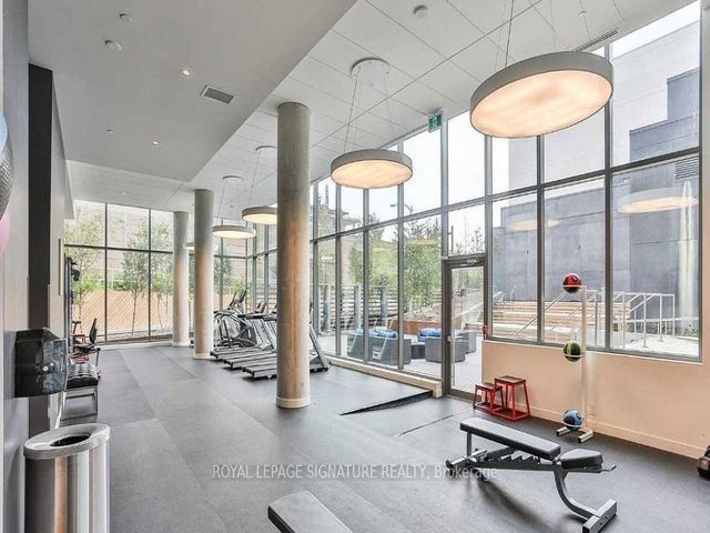 906 - 160 Flemington Rd