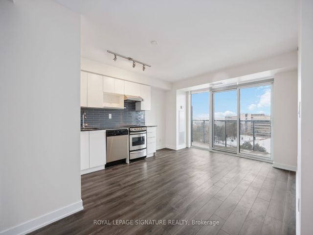906 - 160 Flemington Rd