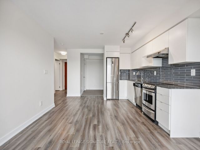 906 - 160 Flemington Rd