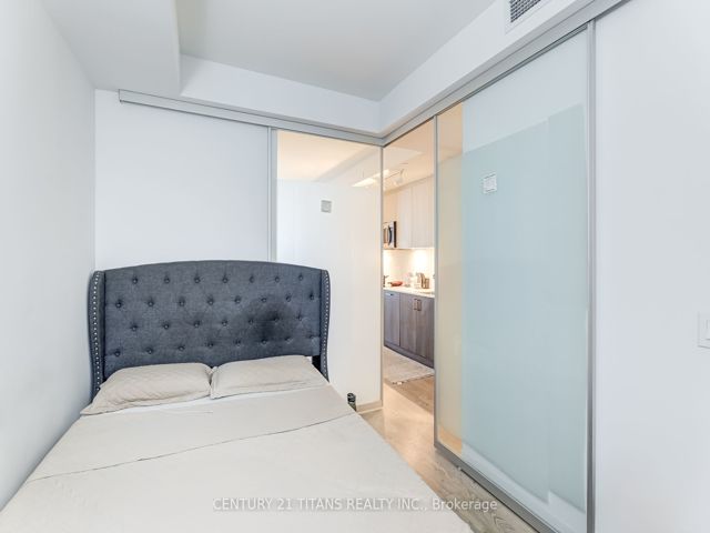 4010 - 1926 Lakeshore Blvd