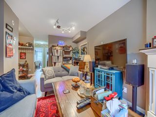 832 - 12 Laidlaw St