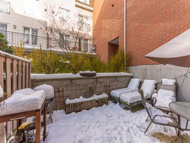 832 - 12 Laidlaw St