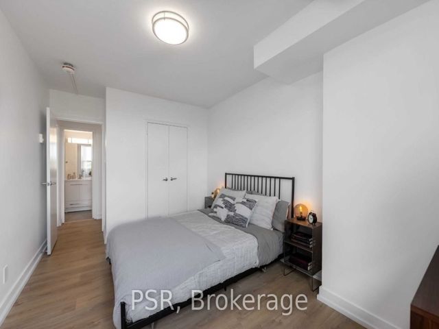 404 - 240 Markland Dr