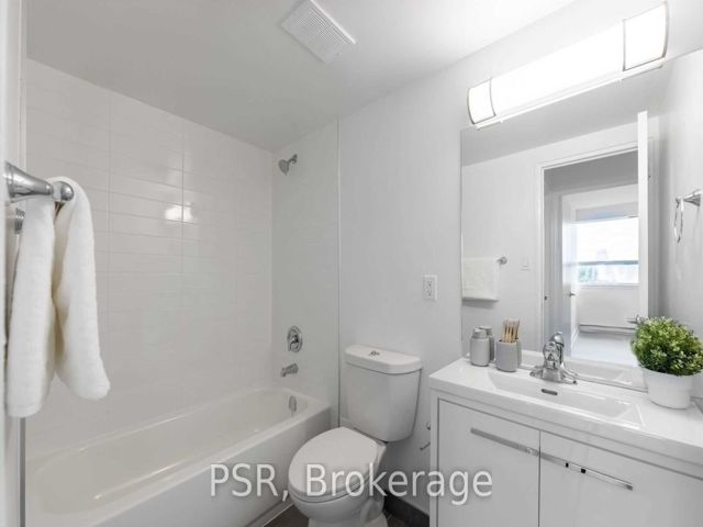 404 - 240 Markland Dr