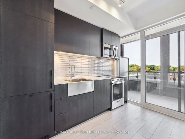 320 - 270 Dufferin St