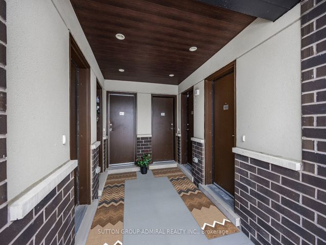 7 - 181 William Duncan Rd