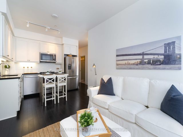 211 - 17 Zorra St