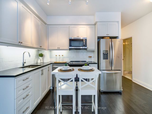 211 - 17 Zorra St