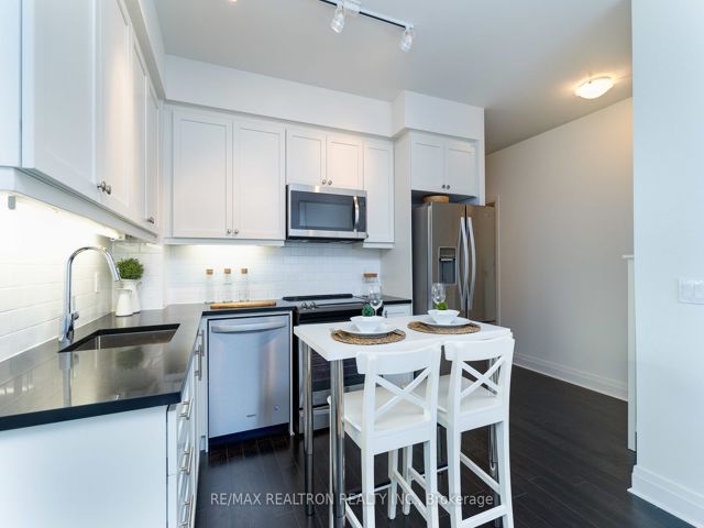 211 - 17 Zorra St