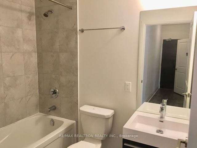 211 - 17 Zorra St