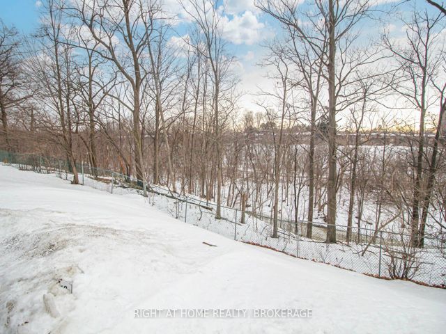 1005 - 420 Mill Rd