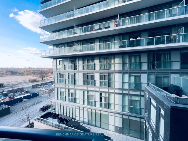 B609 - 60 Annie Craig Dr